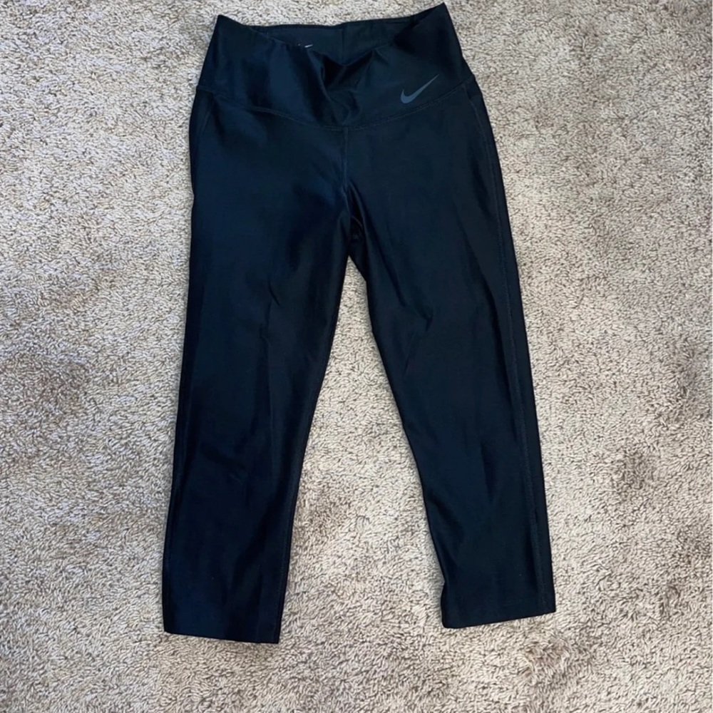 Nike dry fit cropped leggings